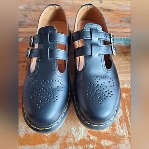 Dr. Martens Shoes EUC Leather